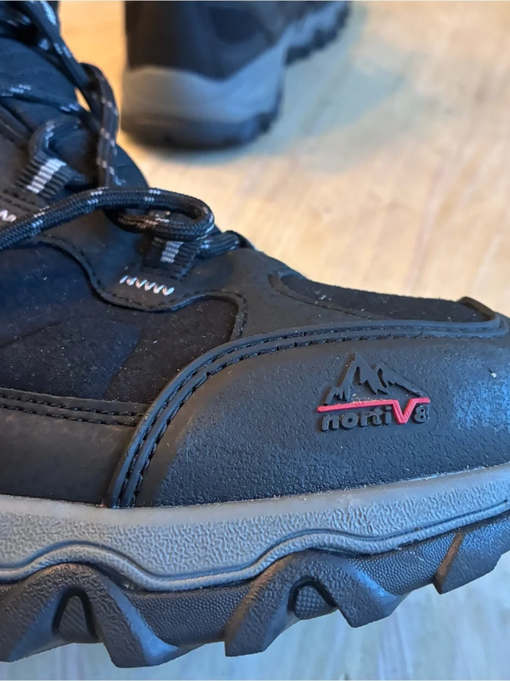 Men's Black Waterproof Norti V8 Hiking Boots